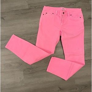 Vineyard Vines pink jeans size 4!!! Great for spring!!!